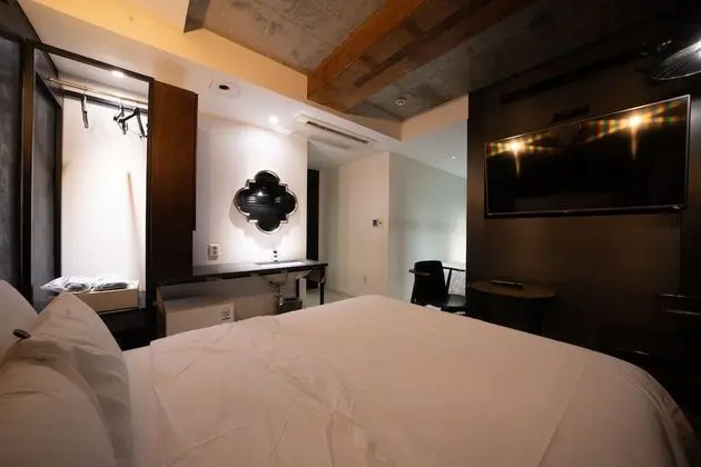 Deluxe Twin Room, Multiple Beds, Non Smoking, City View (Mixed gender is not available)