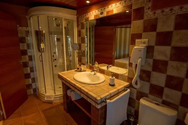 Tek Büyük veya İki Ayrı Yataklı Oda