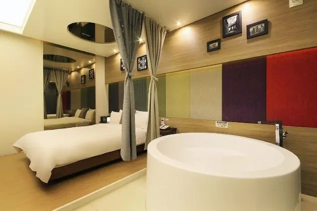 Standard Tek Büyük Yataklı Oda, Küvet (SPA, Styler)