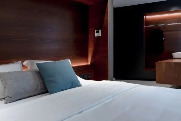 Apart Daire, 2 Yatak Odası (Grey and White, Free Parking)