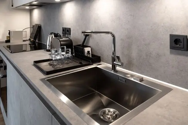 Apart Daire, 2 Yatak Odası (Grey and White, Free Parking)