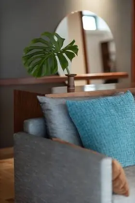 Apart Daire, 2 Yatak Odası (Grey and White, Free Parking)