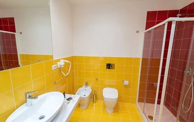 Standard Tek Büyük Yataklı Oda, Avlu Manzaralı