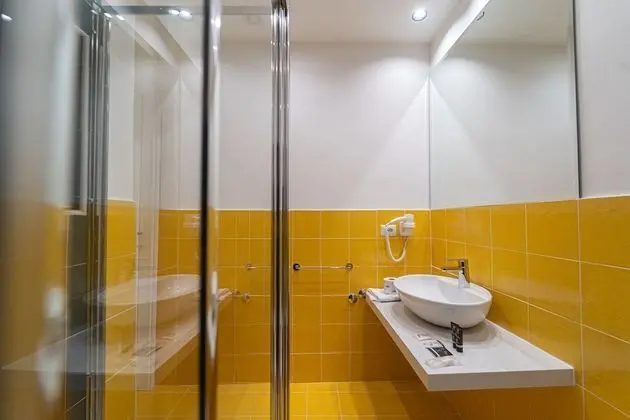 Standard Tek Büyük Yataklı Oda, Avlu Manzaralı