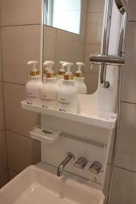 Ortak Ranzalı Oda, Sadece erkekler için, Sigara İçilmez