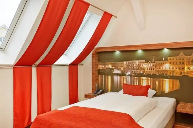 Deluxe Queen Room
