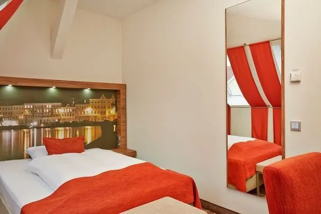 Deluxe Queen Room