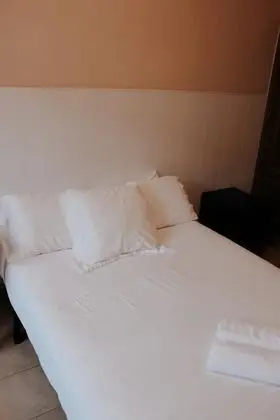 Tek Büyük Yataklı Oda, Ortak Banyo