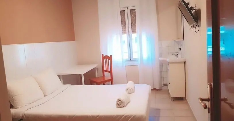 Tek Büyük Yataklı Oda, Ortak Banyo