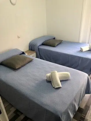 Basic Tek Büyük veya İki Ayrı Yataklı Oda, Ortak Banyo