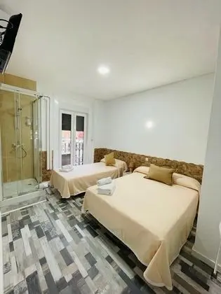Üç Kişilik Oda, Ortak Banyo