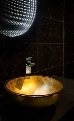 Luxury Oda