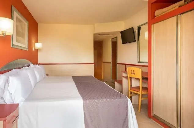 Dört Kişilik Oda, Balkon (3 Adults + 1 Child)