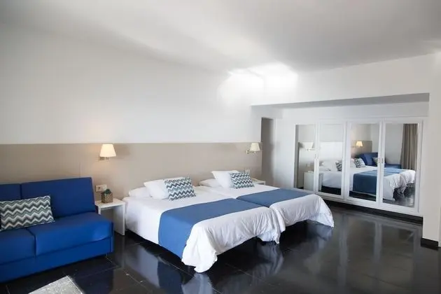 Superior Dört Kişilik Oda, Deniz Manzaralı (3 adults and 1 child)