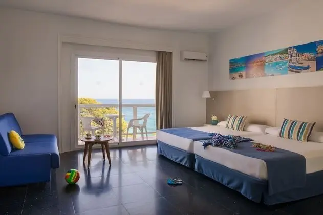 Superior Dört Kişilik Oda, Deniz Manzaralı (3 adults and 1 child)