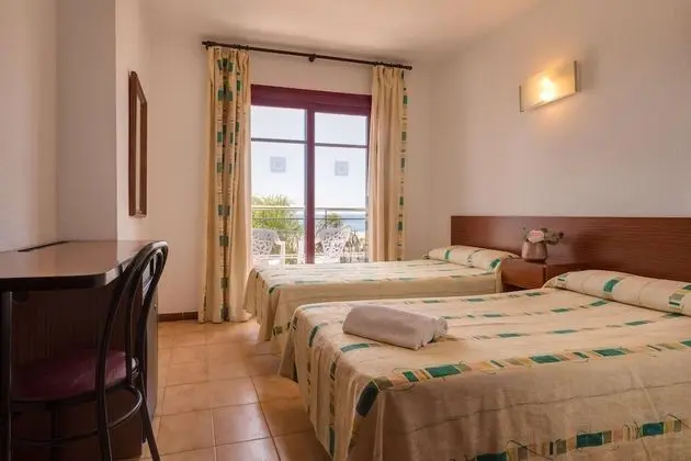 Single Parent Room (1 Adult and 1 Child)