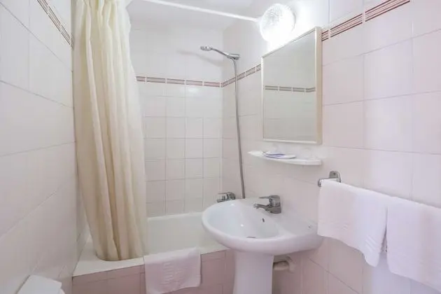 Single Parent Room (1 Adult and 1 Child)