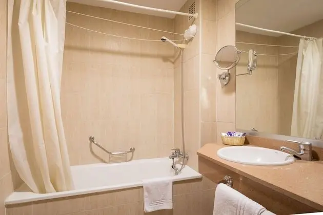İki Ayrı Yataklı Oda, Balkon, Havuz Manzaralı (2 Adults)