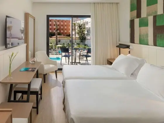 Superior Tek Büyük Yataklı Oda, Havuz Manzaralı (or side sea view)