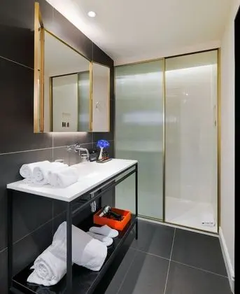 Deluxe Büyük Yataklı Tek Kişilik Oda, Teras, Bahçe Manzaralı