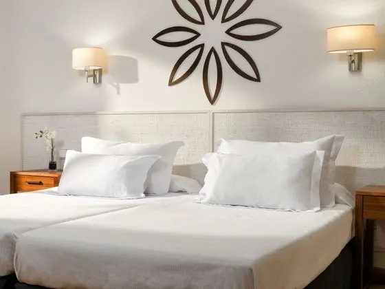 Tek Büyük Yataklı Oda (with extra bed)
