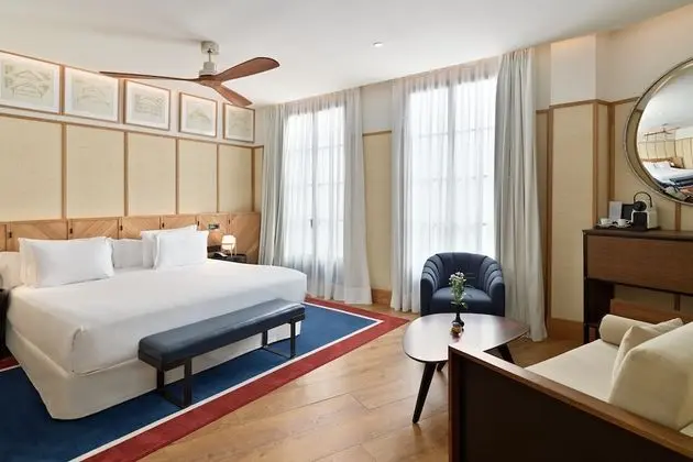 Deluxe Büyük Yataklı Tek Kişilik Oda
