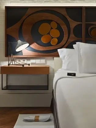Büyük Yataklı Tek Kişilik Oda