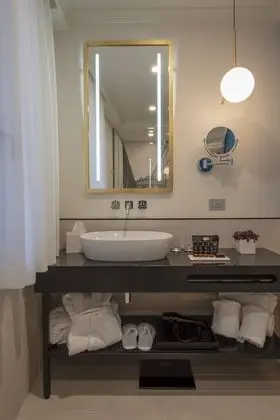 Superior Oda (Partial Canal View)