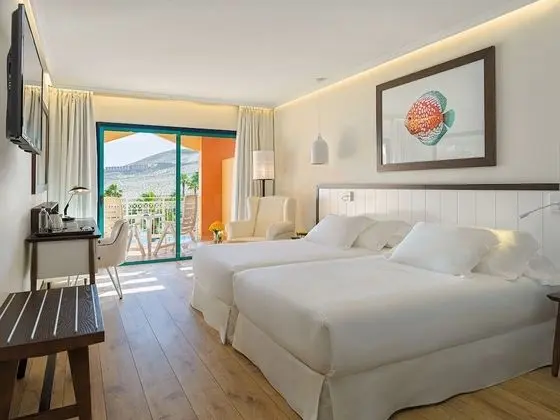 Tek Büyük veya İki Ayrı Yataklı Oda (2 adults)