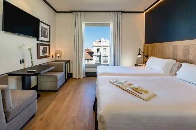 Tek Büyük Yataklı Oda, Şehir Manzaralı
