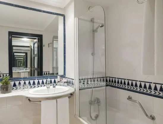Büyük Yataklı Tek Kişilik Oda, Balkon, Deniz Manzaralı