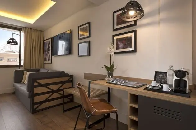 Superior Büyük Yataklı Tek Kişilik Oda (Deluxe)