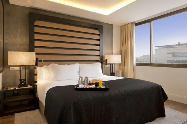 Superior Büyük Yataklı Tek Kişilik Oda (Deluxe)