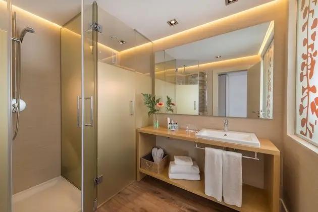 Superior Büyük Yataklı Tek Kişilik Oda (Deluxe)