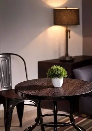 Design Çatı Katı (Loft), 1 En Büyük (King) Boy Yatak ve Çekyat, Sigara İçilmez, Küçük Mutfak