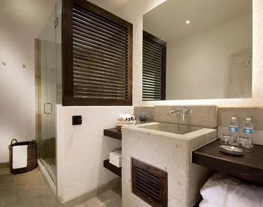 Design Çatı Katı (Loft), 1 En Büyük (King) Boy Yatak ve Çekyat, Sigara İçilmez, Küçük Mutfak