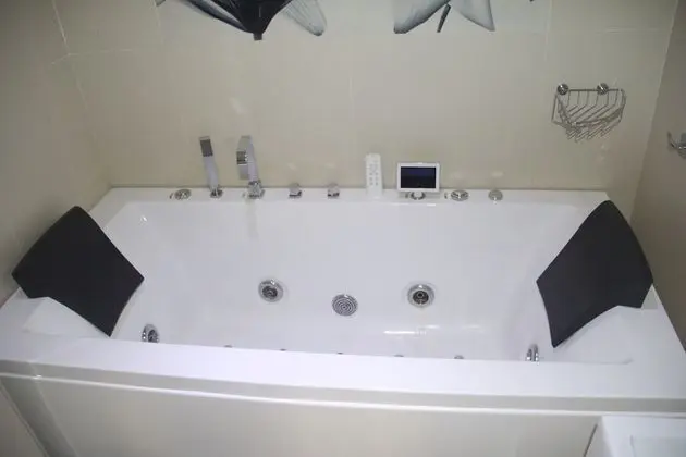 Sapphire Suite