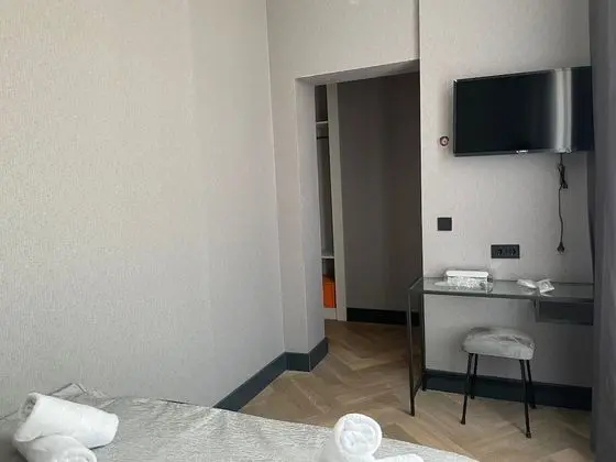 Basic Tek Büyük Yataklı Oda