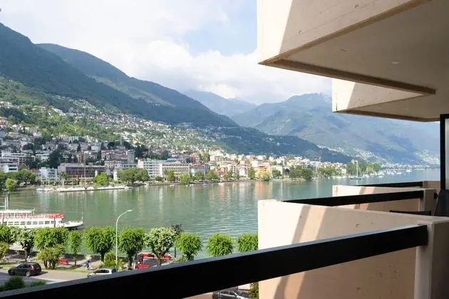 Stüdyo, Göl Manzaralı