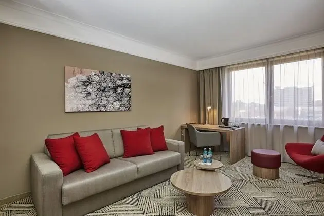 Junior Süit (includes access to Executive Lounge)