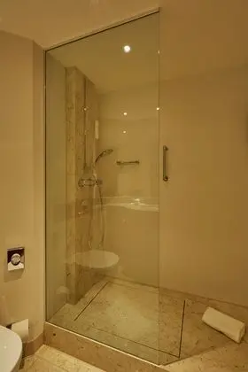 Junior Süit (includes access to Executive Lounge)