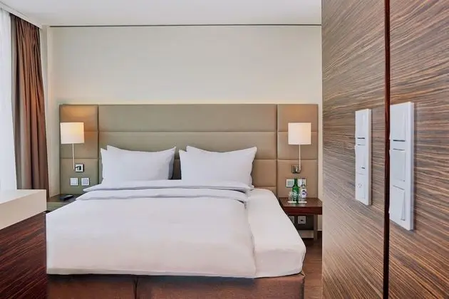 Business Büyük Yataklı Tek Kişilik Oda