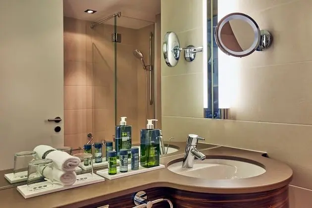 Business Tek Büyük Yataklı Oda