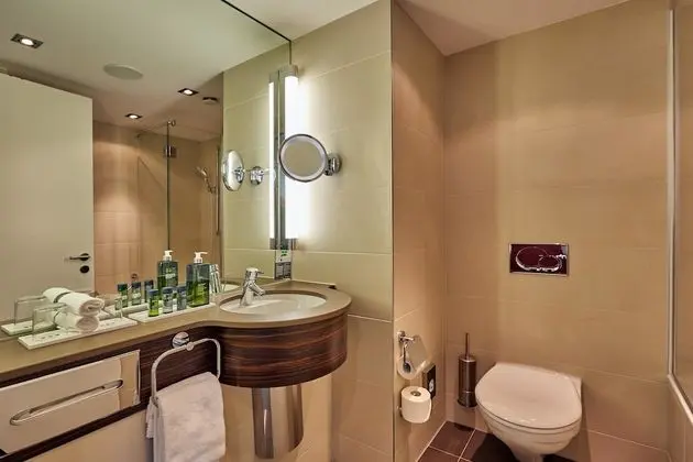 Business Tek Büyük Yataklı Oda