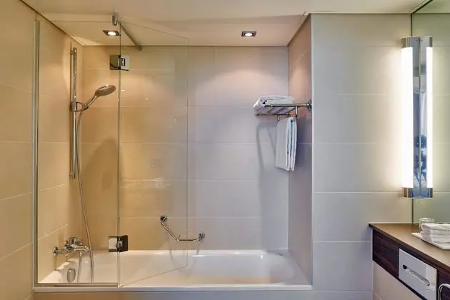 Business Tek Büyük Yataklı Oda