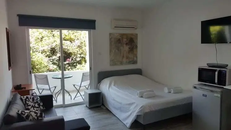 Luxury Stüdyo, Bahçeli