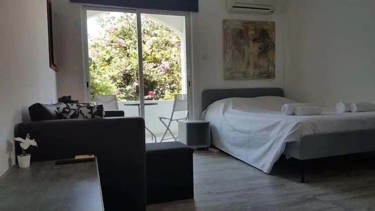 Luxury Stüdyo, Bahçeli