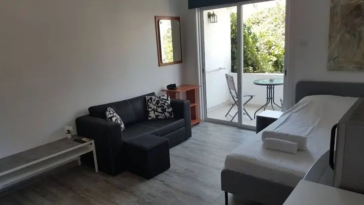 Luxury Stüdyo, Bahçeli