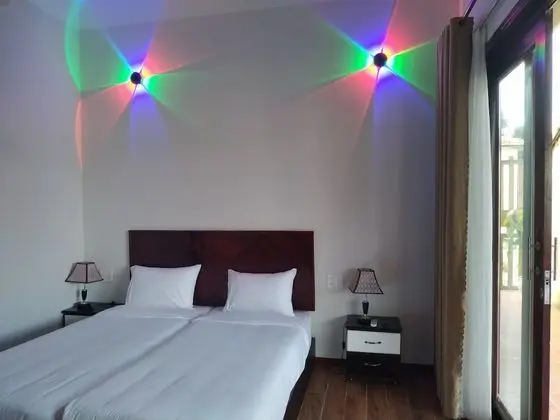 Deluxe Tek Büyük veya İki Ayrı Yataklı Oda, Havuz Manzaralı