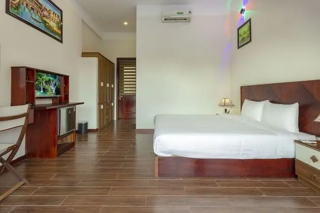 Deluxe Tek Büyük veya İki Ayrı Yataklı Oda, Havuz Manzaralı